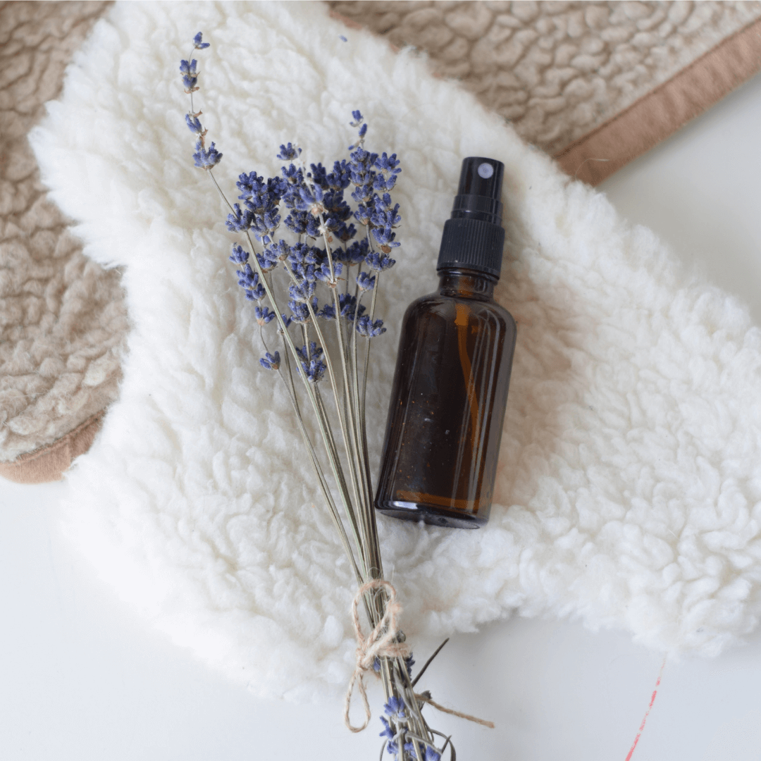 DIY Lanolin spray with lavender on a wool underground.